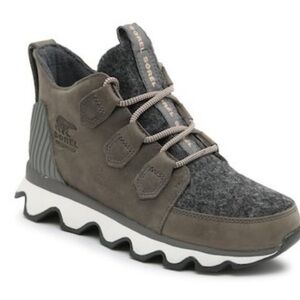 SOREL • Kinetic Caribou Boots • Size 8.5